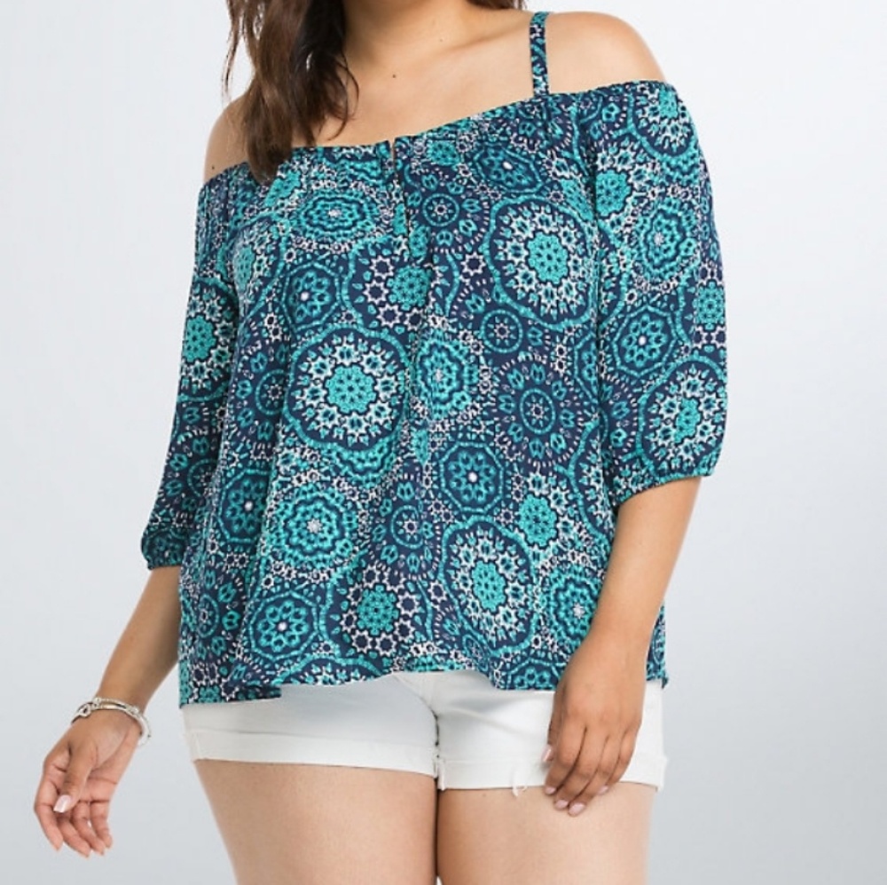 Torrid Medallion print cold shoulder top